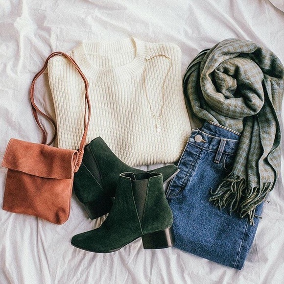 Mini Fall Mystery Box!! 🖤 - Picture 3 of 8